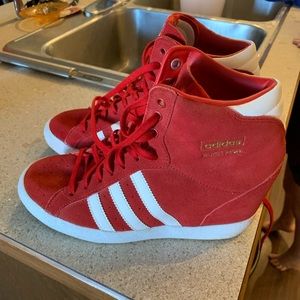 Adidas wedge runners - size 8